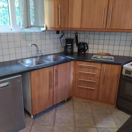 Marousi Comfy Apartment With Balcony Atenas Exterior foto